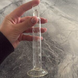 COPY - Pyrex 250 ml Graduated Mixing Cylinder with  13K Glass Pennyhead Stopper